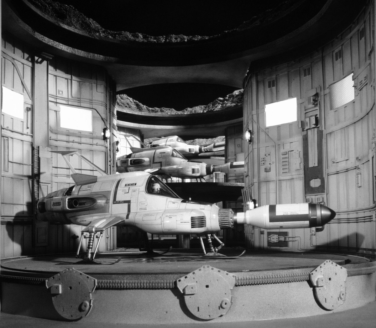 philzink's tweet photo. UFO

A few more vehicles from UFO in beautiful black &amp; white⚫️⚪️
#SID #Interceptor #moonhopper #skydiver #ufo #gerryanderson https://t.co/g0ztATn2GI