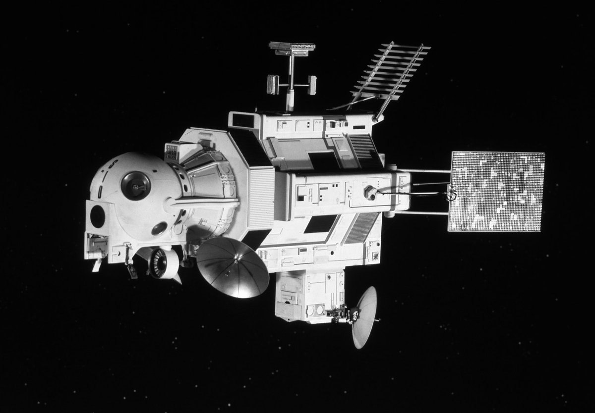 philzink's tweet photo. UFO

A few more vehicles from UFO in beautiful black &amp; white⚫️⚪️
#SID #Interceptor #moonhopper #skydiver #ufo #gerryanderson https://t.co/g0ztATn2GI