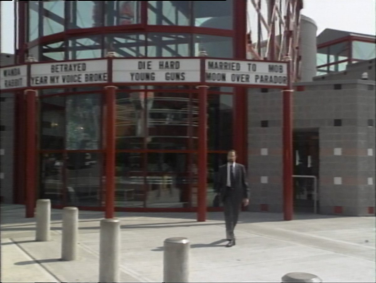 RPeavyhouse's tweet photo. Movies playing at the Lloyd Center theater in September 1988 https://t.co/7ES40ZTxhR
