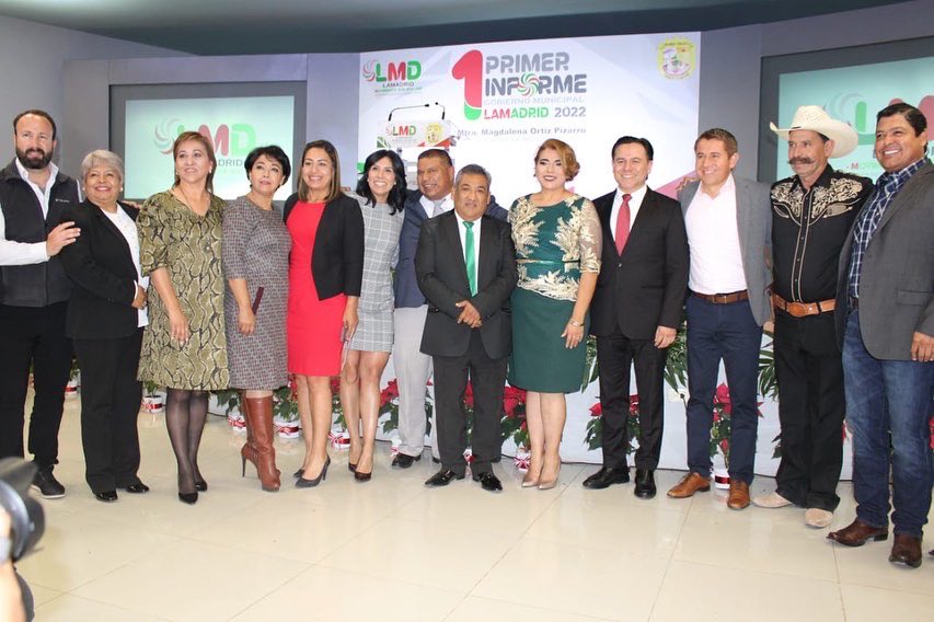 En representación del Gobernador <a href="/mrikelme/">Miguel Riquelme</a> , recibimos el Primer Informe de Resultados de la Alcaldesa @magdaotz
Gracias a su trabajo, dedicación y coordinación con el @gobiernodecoahuila garantiza p/todas las familias lamadritenses crecimiento y bienestar en un ambiente seguro.