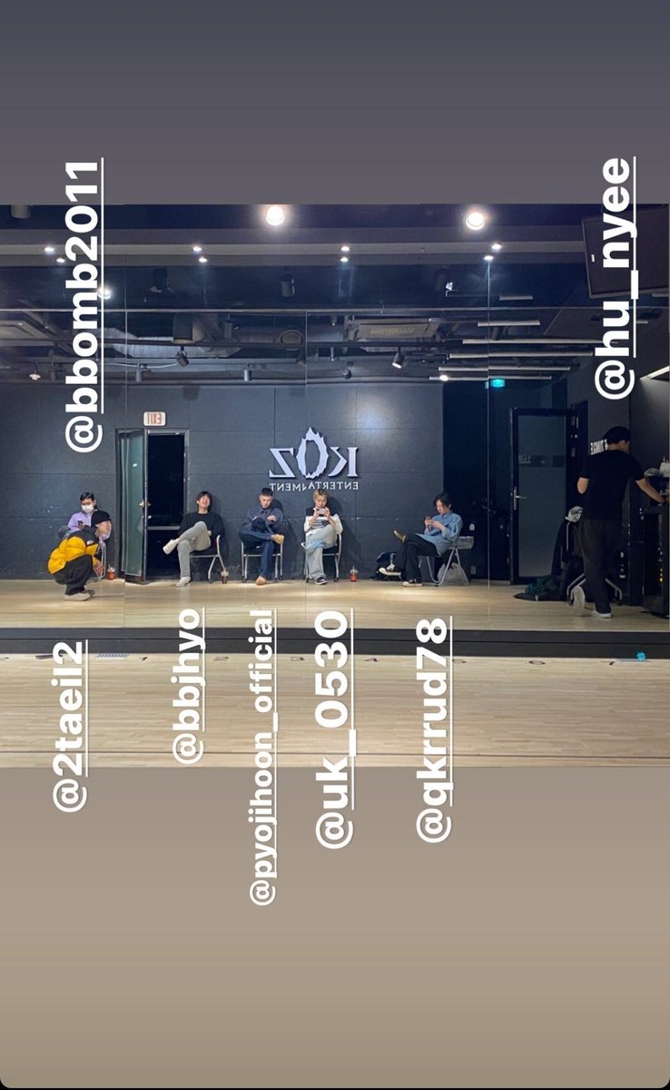 보고싶다 😭
#블락비 #blockb