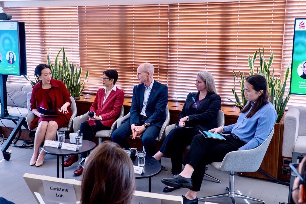 stacechow's tweet photo. Honoured to have chaired American Chamber of Commerce’s panel session on ESG trends with fellow panelists Christine Loh, Jon Penrice, Genevieve Hilton and Jason Chang. https://t.co/EDyseLNtTi