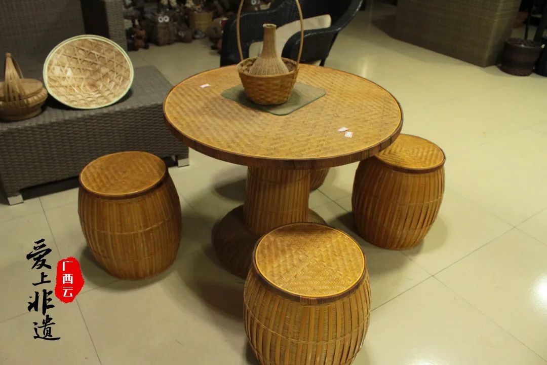 DiscoverGuangxi's tweet photo. Binyang County in #Guangxi has a long #history of bamboo weaving.
Bamboo strips are woven into daily necessities or decorations by the skillful hands, which not only provides convenience for people's life, but also gives people beautiful enjoyment.
#HelloBamboo #GoodbyePlastic https://t.co/bQ0hCfw9XS