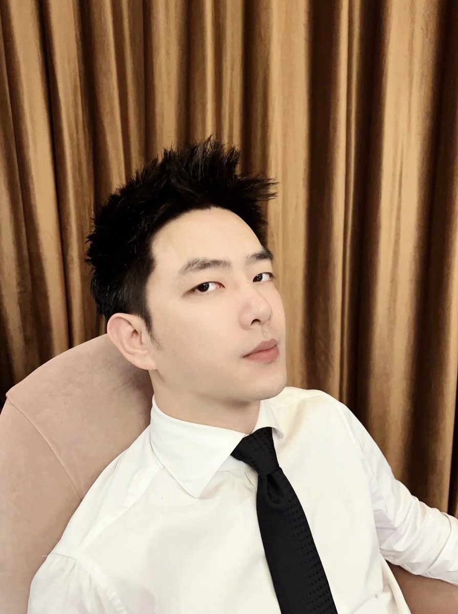 weidawei12's tweet photo. 吸引你的是颜还是色 https://t.co/XbFZZ77yya