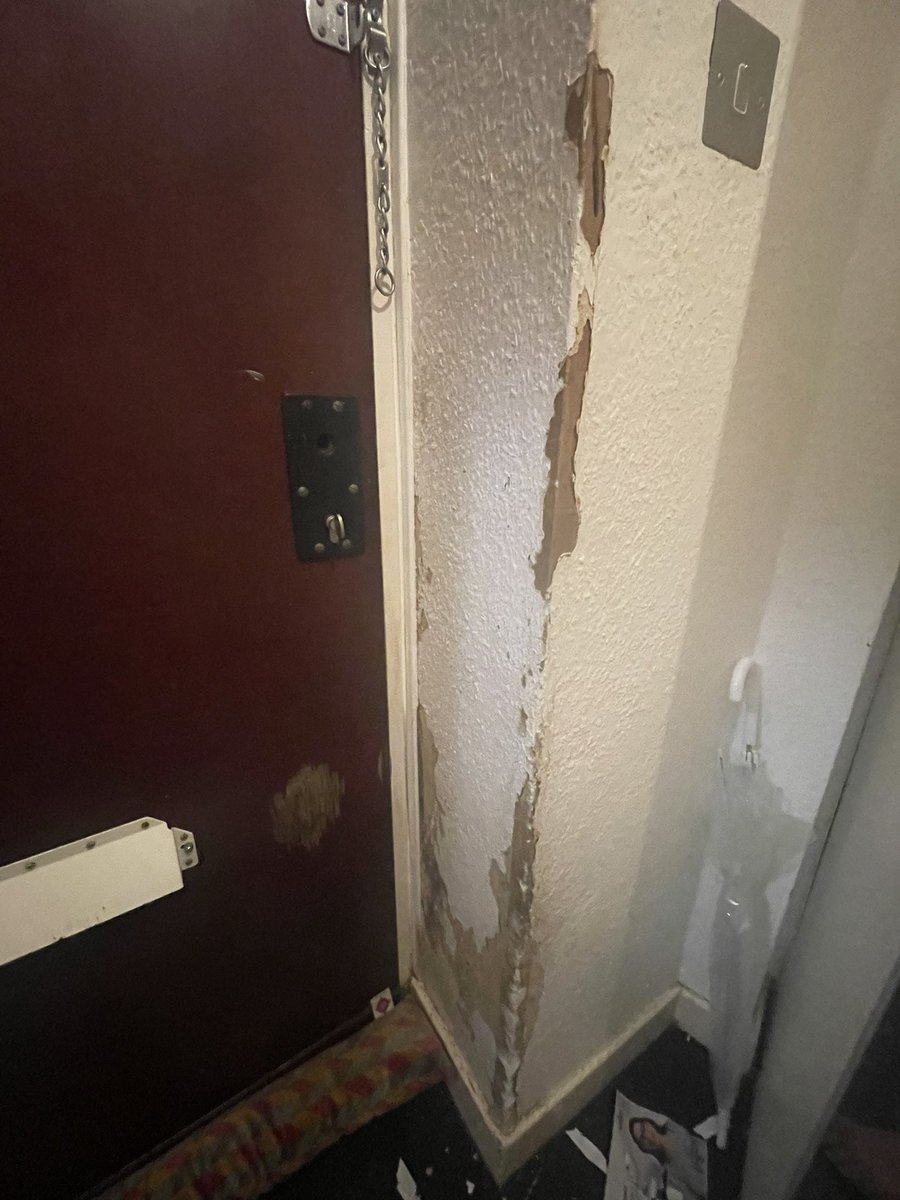 Homes in disrepair <a href="/wandbc/">Wandsworth Council</a>  we have these flats falling apart getting reports from our residents that these issues are taking too long to fix.