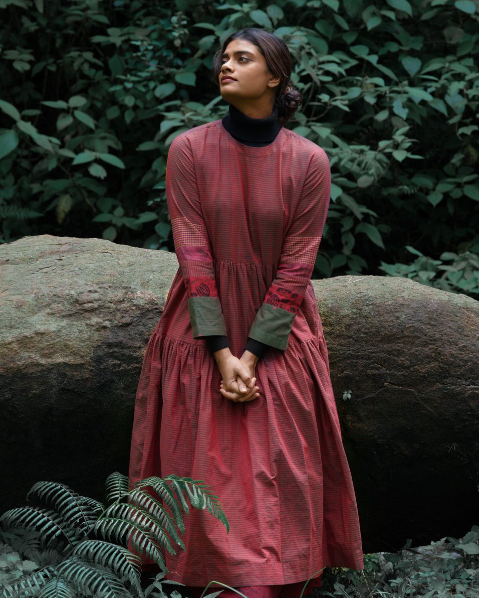 SJMANTRA's tweet image. It took two extraordinary years and many a village, to bring out our new collection – “Finding Walden”. The title is inspired by “Walden - Life in the Woods”, a book written by Henry David Thoreau.
.
MANTRA AW-22
.
#mantra #findingwalden #collectiondrop #textilesofindia