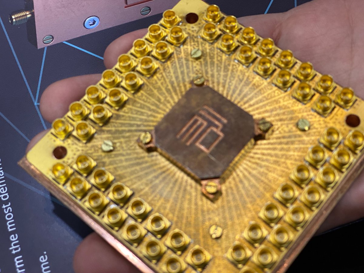 zlatko_minev's tweet photo. Wonderful to see #quantum #chip by #european #foundary QuantWare
designed using #QiskitMetal.
When I started Metal ~3 years ago ago, couldn’t have anticipated just how quickly the #community would grow
#quantumcomputing #Q2B https://t.co/KtXhxOGVpY