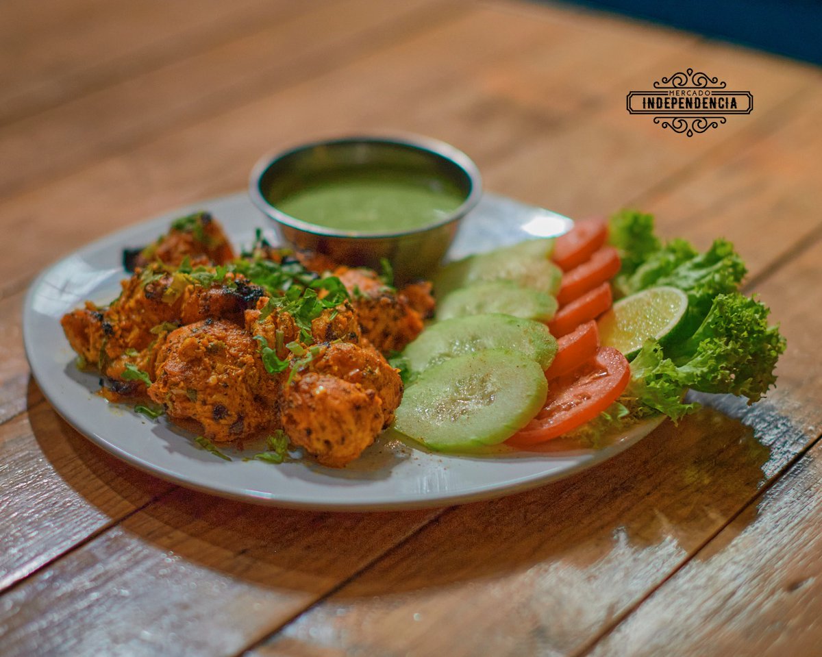MercadoCdmx's tweet photo. Swagat Indian Restaurant te invita a disfrutar de su gastronomía con auténtico sazón de origen. Compruébalo con este rico Chicken Tikka.
#centrohistorico #cdmx🇲🇽 #indianfood #indianrestaurant https://t.co/LS4AW2OLca