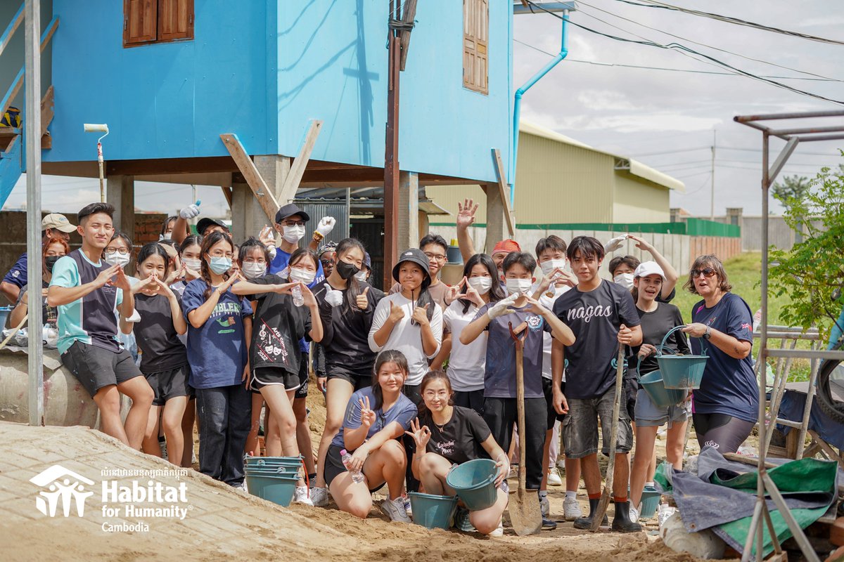 HabitatCambodia's tweet image. 30 Northbridge International School Cambodia students, 30 EFG Cambodia employees, community people and the Habitat Cambodia team spent their weekends together building a new house, painting 4 houses, conducting hygiene awareness, and cleaning up the community.