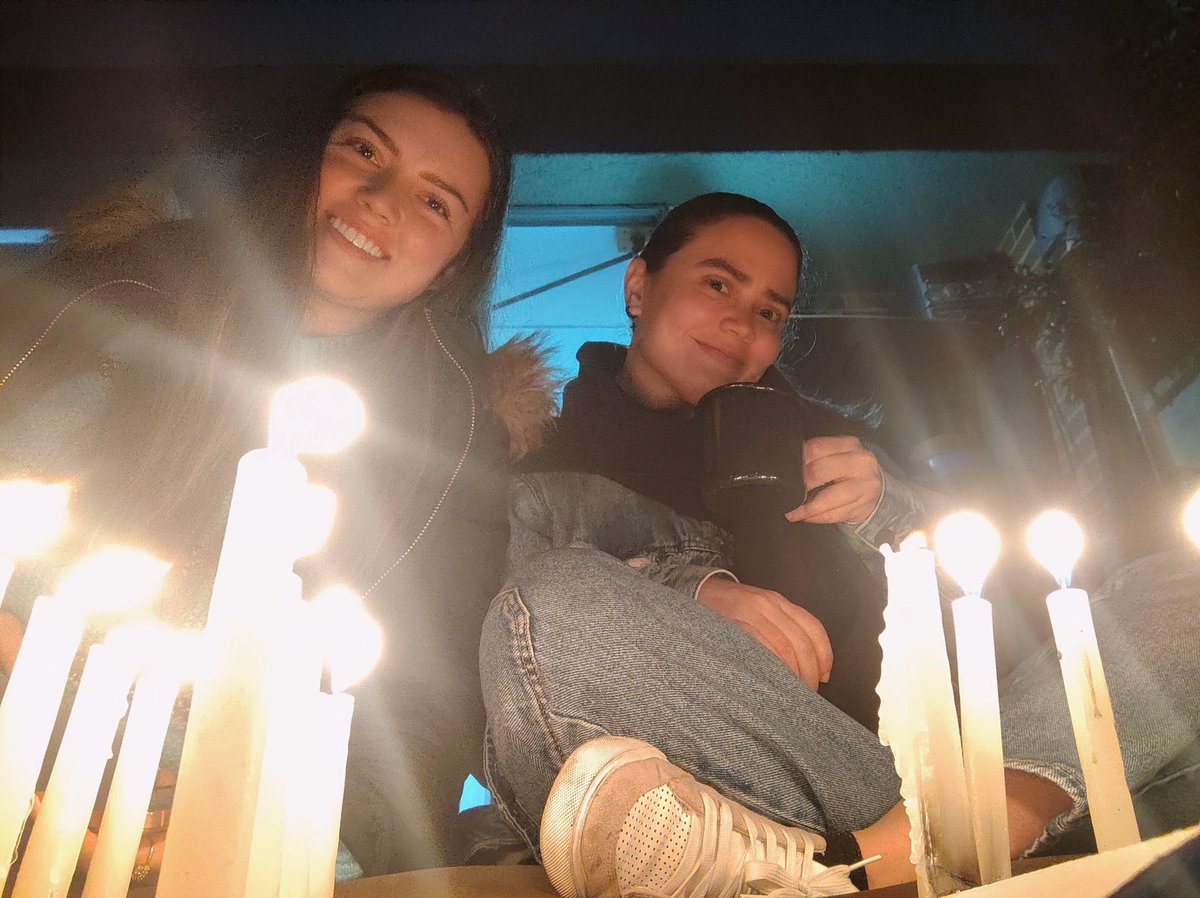 clopezv211's tweet photo. Prendiendo velitas y jugando Rummi-Q con mi compañerita de siempre !! #chivis #notienetwitter gracias por estar siempre ahí! Te amo https://t.co/KpyD2XHKSH