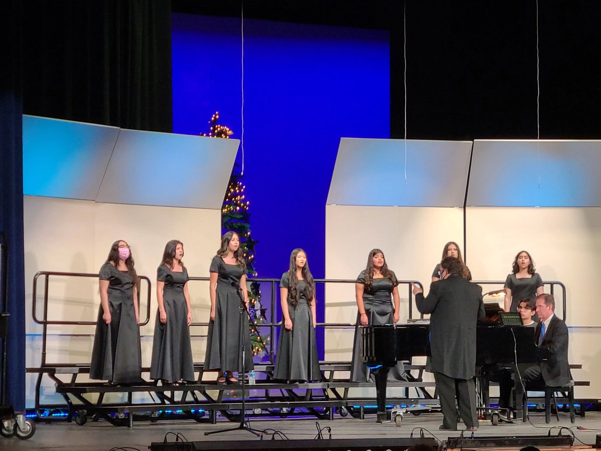 PHaro1031's tweet photo. Bloomington Winter Choral Concert. Chamber Choir, Chorus and Concert Choir all did a great job. Always love the finale when all choirs and choir alumni join in for the Winter Finale a tradition since 2002. A great evening of music @MusicEdDuck https://t.co/GRXfzCmyD3