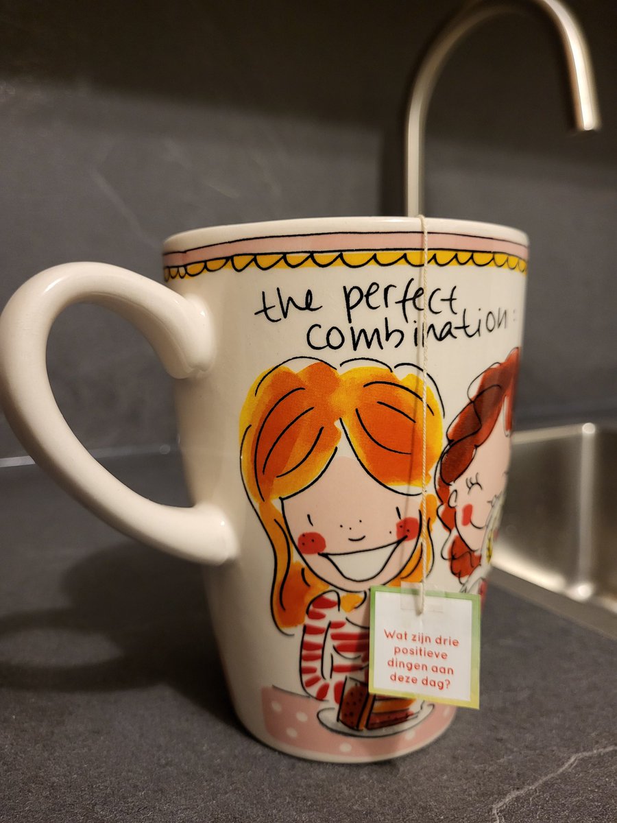 Volgens mij is dit de belangrijkste reden waarom een mens 's ochtends beter koffie kan drinken. Ik kom op dit moment niet verder dan één: dat deze dag voorbij gaat 😔