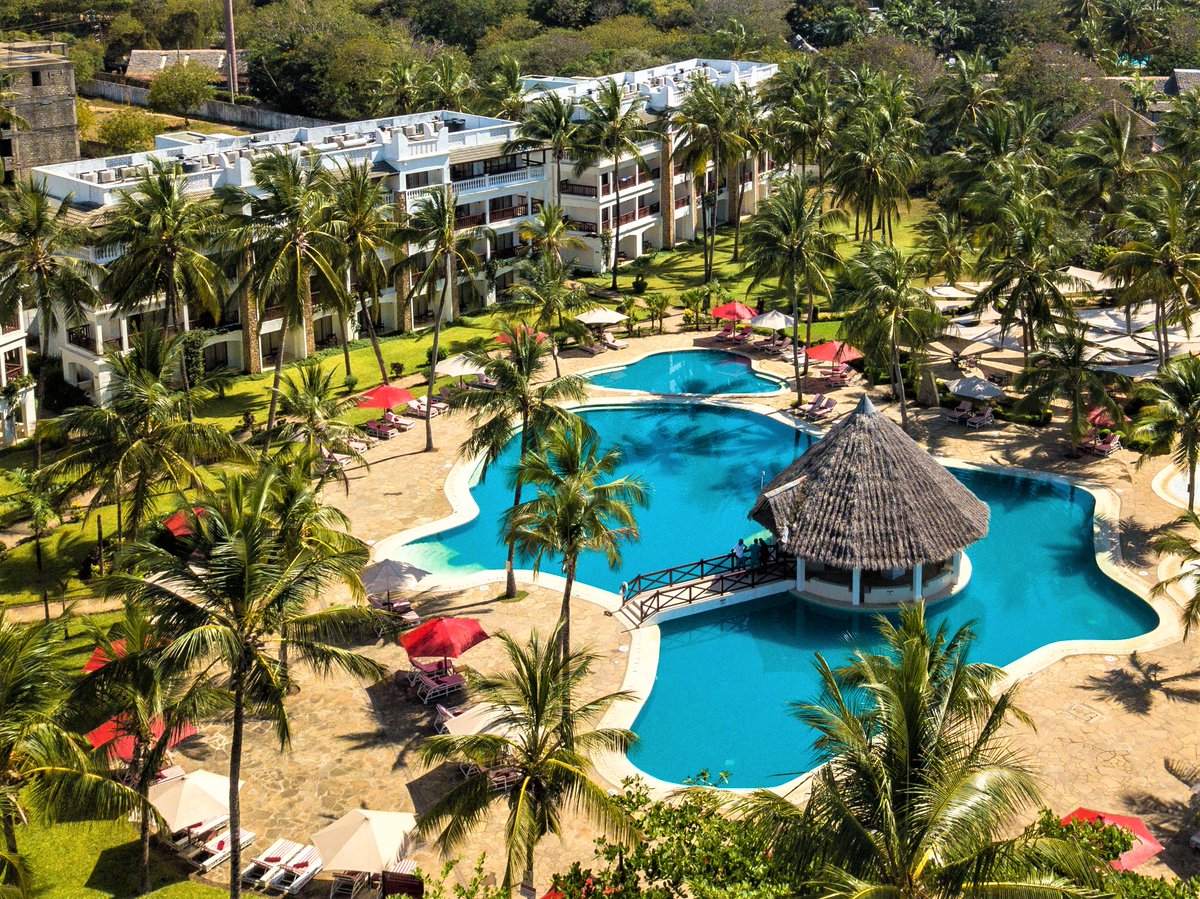 We live for long weekends😃!! Relax on the sandy shore🏖️, have a blast in the aqua park💦, and a dip in the pool🏊‍♀️. There’s fun for all the family💃. 

Call☎️ 0709 374000 to make your reservation. 
#longweekends #jamuhuriday #weekendplan #weekendgetaway✈️ #prideinnparadise