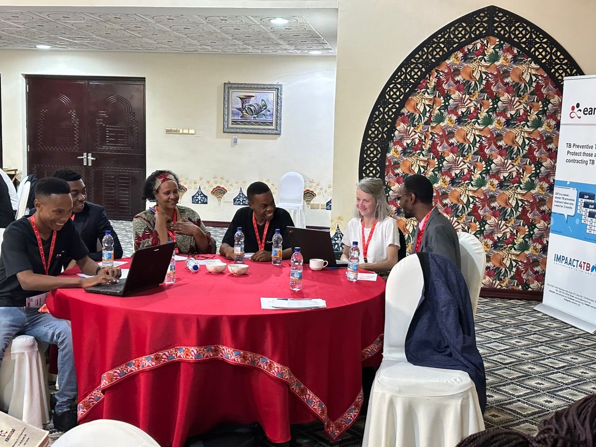 eannaso's tweet image. So how is your morning? It’s day #2: We started off with #gender &amp;amp; #SRHR with @GlobalFund giving more background on what this means for #communities and the delegates were happy about this. @giz_gmbh @UNAIDS @GFAN_Africa @aidspan @HFFG_Ghana @EF_LINITIATIVE