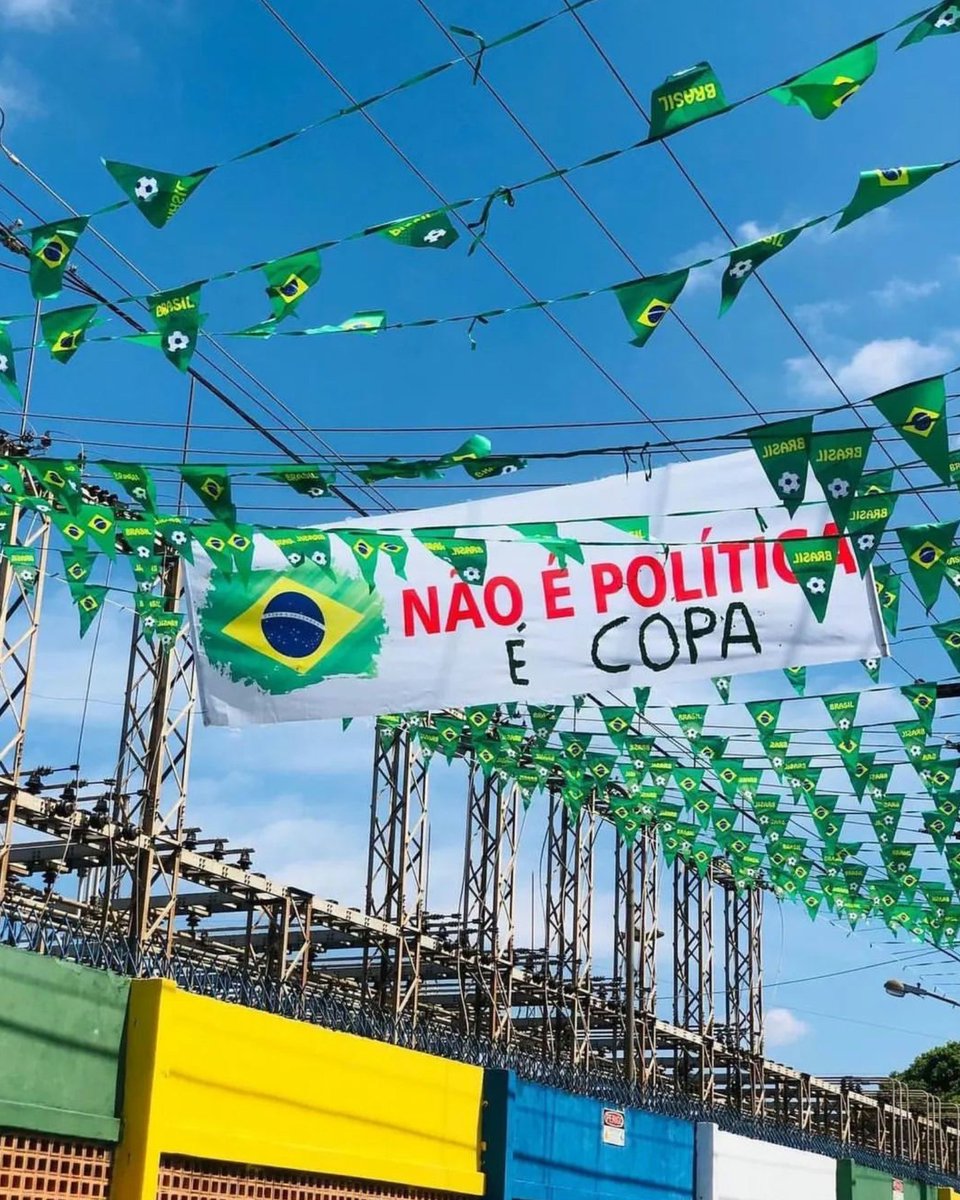 AquinoEmanuel's tweet photo. Chegamos em um abismo na evolução humana!

#copa22 
#brasil🇧🇷 https://t.co/mPh6NWGgOK