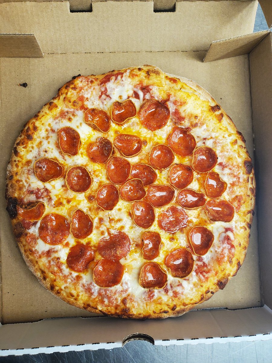 VocelliB's tweet photo. Pepperoni or cheese?
Choose but choose wisely https://t.co/dlcAxmbBj3