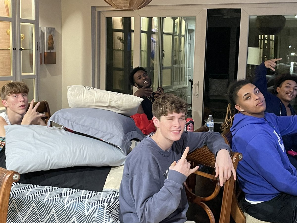 CoachSchedule's tweet photo. The fellas enjoying night one! #proudcoach #WhatWeDoInLifeEchoesInEternity #ThreeRules #MissionVision https://t.co/5SJMFTMG2Q
