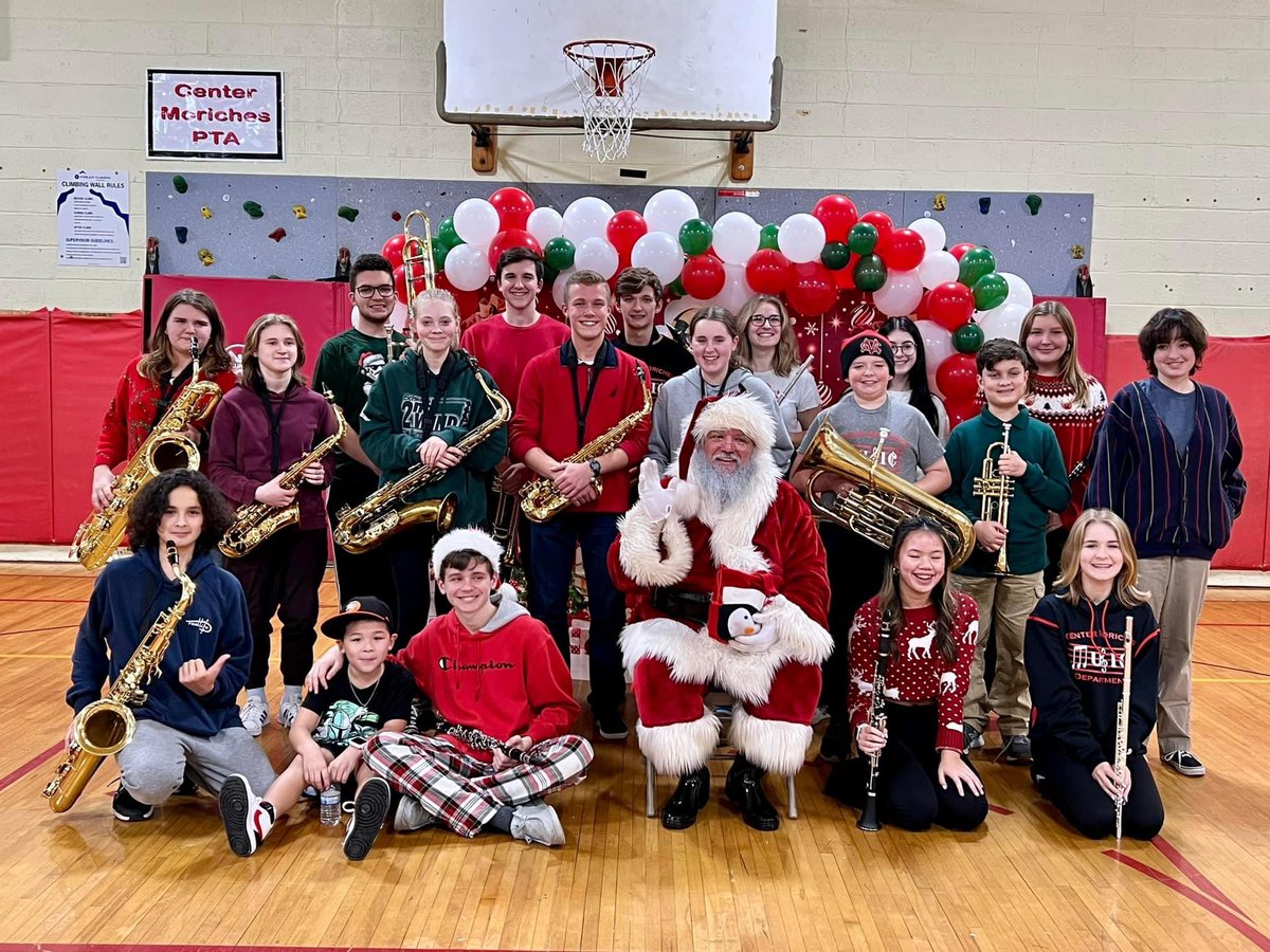 CMmusicdept's tweet photo. Thank you @PTO_CM for having our HS/MS Holiday Ensemble perform at your Holiday Boutique!! 🎵🎄🎁 #CMThrives #CMPositivity https://t.co/P8hRxYro18