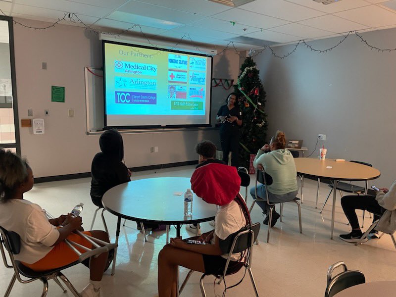 BowiePTECH tweet media