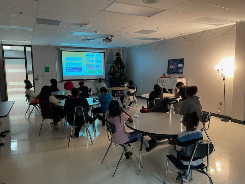 BowiePTECH tweet media