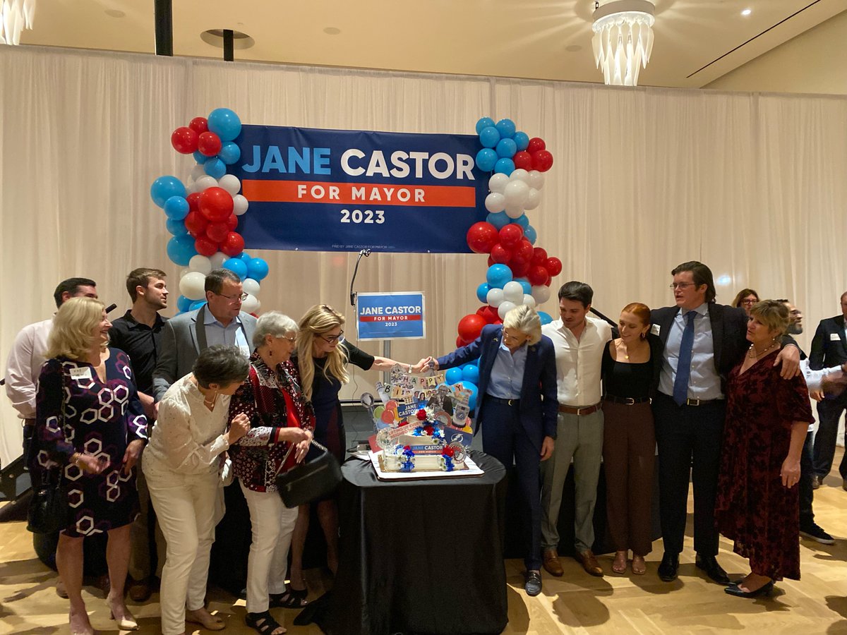 What an incredible evening! Thank you to everyone who came out to celebrate Mayor Castor’s birthday and her vision for her next four years as Mayor. 

And as she said tonight — Tampa has ARRIVED! #JaneForTampa