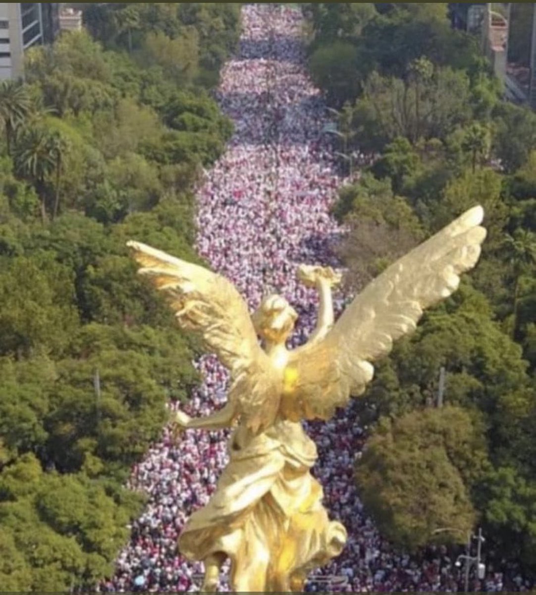 #SiguesTuAMLO 
Fuerte y claro !