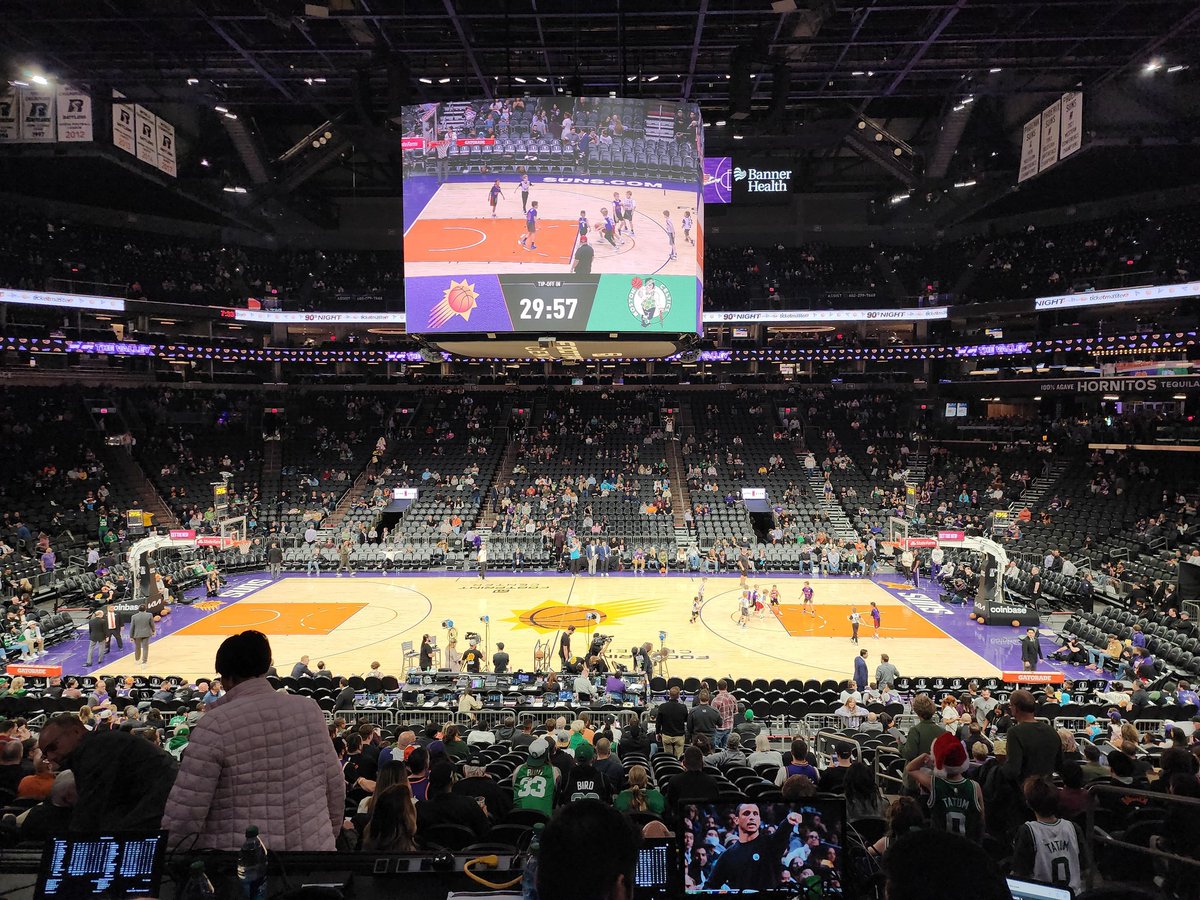 JonBloom's tweet photo. The early arriving crowd getting treated to some solid #JrSuns action rn.
#WeAreTheValley https://t.co/rXMeb1hruH