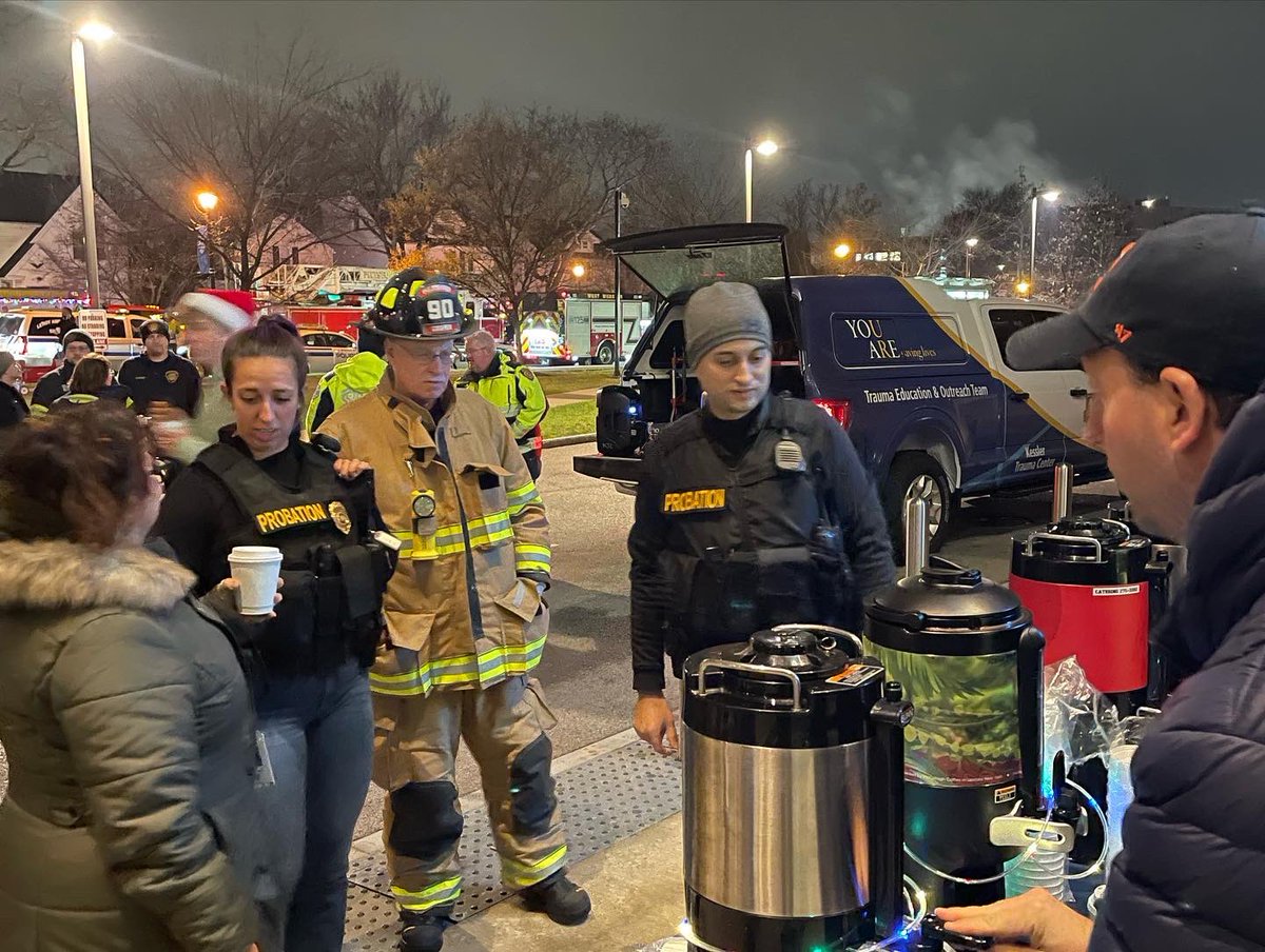 Week 2️⃣ #goodnightlights 

Our collaboration with <a href="/URMC_EM/">URMC Emergency Medicine Residency</a> to bring goodies to everyone putting on a great show for the kids <a href="/URMed_GCH/">Golisano Children's Hospital</a> continues to grow!