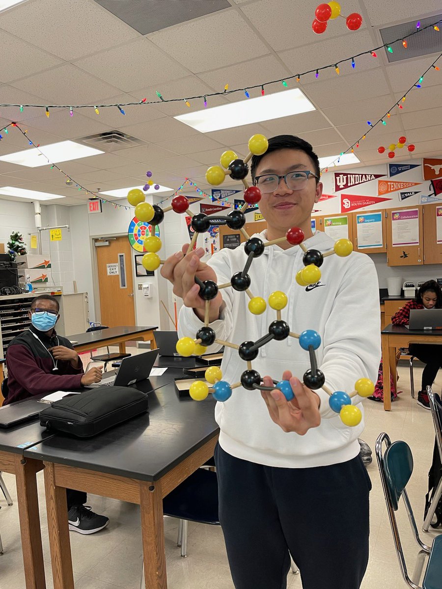 BowiePTECH tweet media