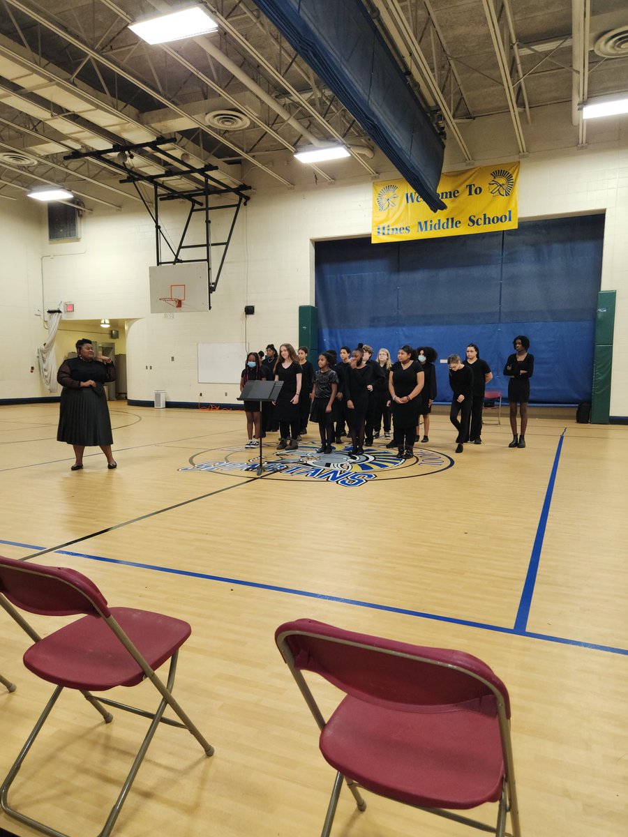 HoracettaH's tweet photo. @HinesSpartans 7th grade Chorus did an amazing job at their Holiday Concert. @gatz_lisa @KristelEpps @Sarrington529 https://t.co/24NtYkNJSL