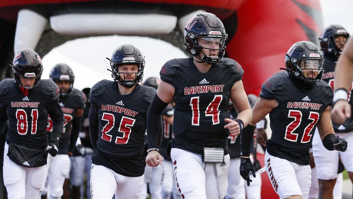 After a great conversation with <a href="/CoachWalkerDU4/">Coach Walker</a>  I am very blessed to announce I have received an offer to play football at Davenport University!
@SMSBFootball <a href="/CoachBlackwell_/">Curtis Blackwell II</a>
<a href="/Sportsinthed_/">Sports in the D ™</a> <a href="/RivalsCamp/">Rivals Camp Series</a>
<a href="/AllenTrieu/">Allen Trieu</a> <a href="/On3Recruits/">Follow @Rivals</a> <a href="/TheD_Zone/">The D Zone</a>
<a href="/DemetricDWarren/">Demetric D. Warren</a> <a href="/jolafioye63/">Jovan  Olafioye</a>