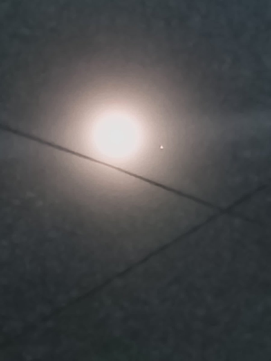 danielguaman25's tweet photo. @jaimemaussan1 fotos de la luna y un Objeto a lado https://t.co/7JJhXCcJyk