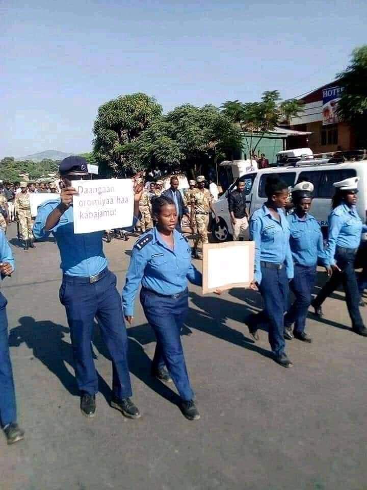 #Daangaan_Oromiyaa haa kabajamu Poolisoonni dhugaan galeef Galata qabu. Daangaan Oromiyaa Eriteraa  fi Amaaraan Sarbame haa kabajamu jedhan 
#OromooHaaBaraarru 
#SaveOromo