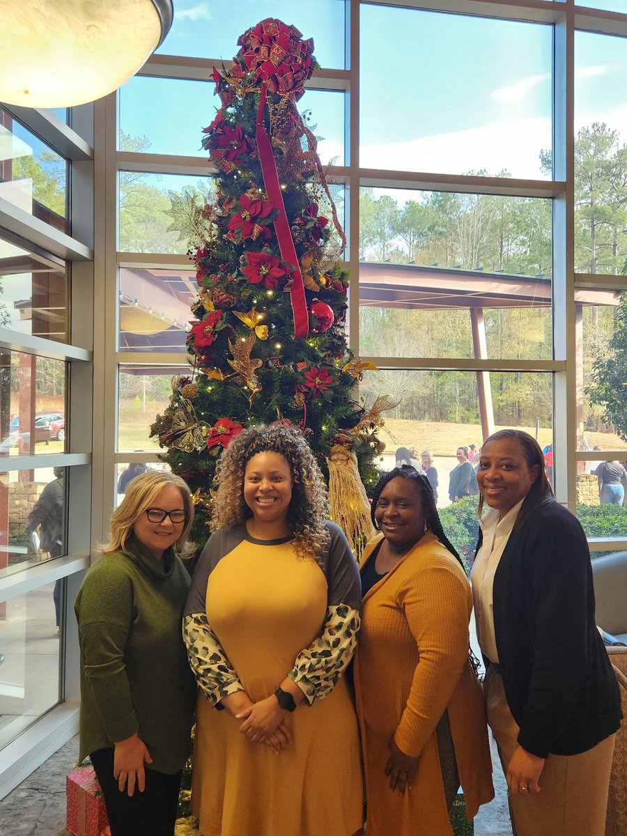 Dr_JSanders's tweet photo. I worked the front office today so my Ladies could take time to be poured into! As usual, they enjoyed themselves at the @SCASANews Office Professionals Conference! Thank you for all you do, Red Devil Administrative Assistants! We are BETTER TODAY because of you! #BetterTodayGF https://t.co/vdZdXJSd6A