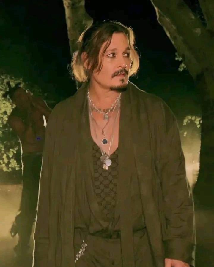 amanda_kenyon20's tweet photo. ❤️‍🔥👌 #JohnnyDepp 
#JohnnyDeppIsALegend 
#JohnnyDeppRises #JohnnyDeppKeepsWinning 
#JohnnyDeppInFenty #JohnnyDeppIsASurvivor #IStandWithJohnnyDepp https://t.co/VyaDJHyLN5