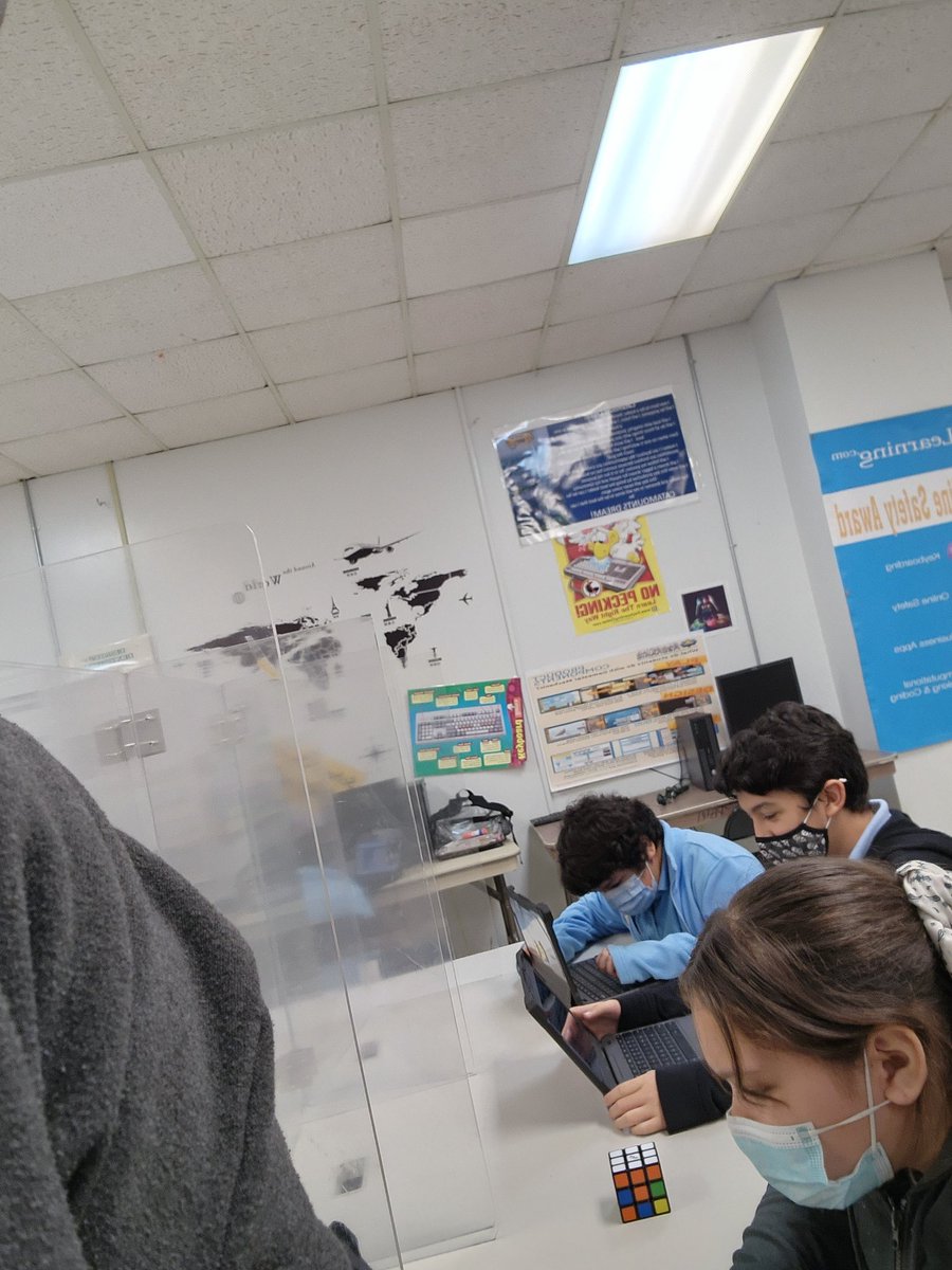 MrMaxwell1999's tweet photo. #P1 #HOC #hourofcode #CSFORALL #GIRLSWHOCODE #PAIRS #MAKERARCADE #SPACEJAMS #IOS  #HISDecoded #HISD #CHROMEOS #REINVENTTHECLASSROOM https://t.co/SevKh69i0D