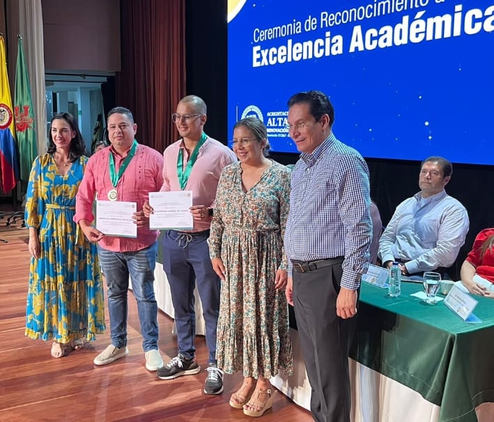 Ageocac's tweet photo. La Asociación de Geógrafos del Caribe Colombiano felicita al doctor Manuel Alejandro Nova Castellano por el reconocimiento obtenido a la Excelencia Académica otorgado por la Universidad Simón Bolívar en calidad de estudiante del programa doctoral Sociedad y Cultura Caribe. https://t.co/2foqO8gls6