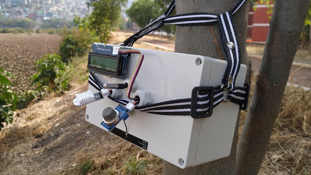 arduino's tweet photo. Monitor environmental pollution with this MKR WAN 1300-based toolkit: https://t.co/XhbXWANTQh https://t.co/8AkYaANLCv