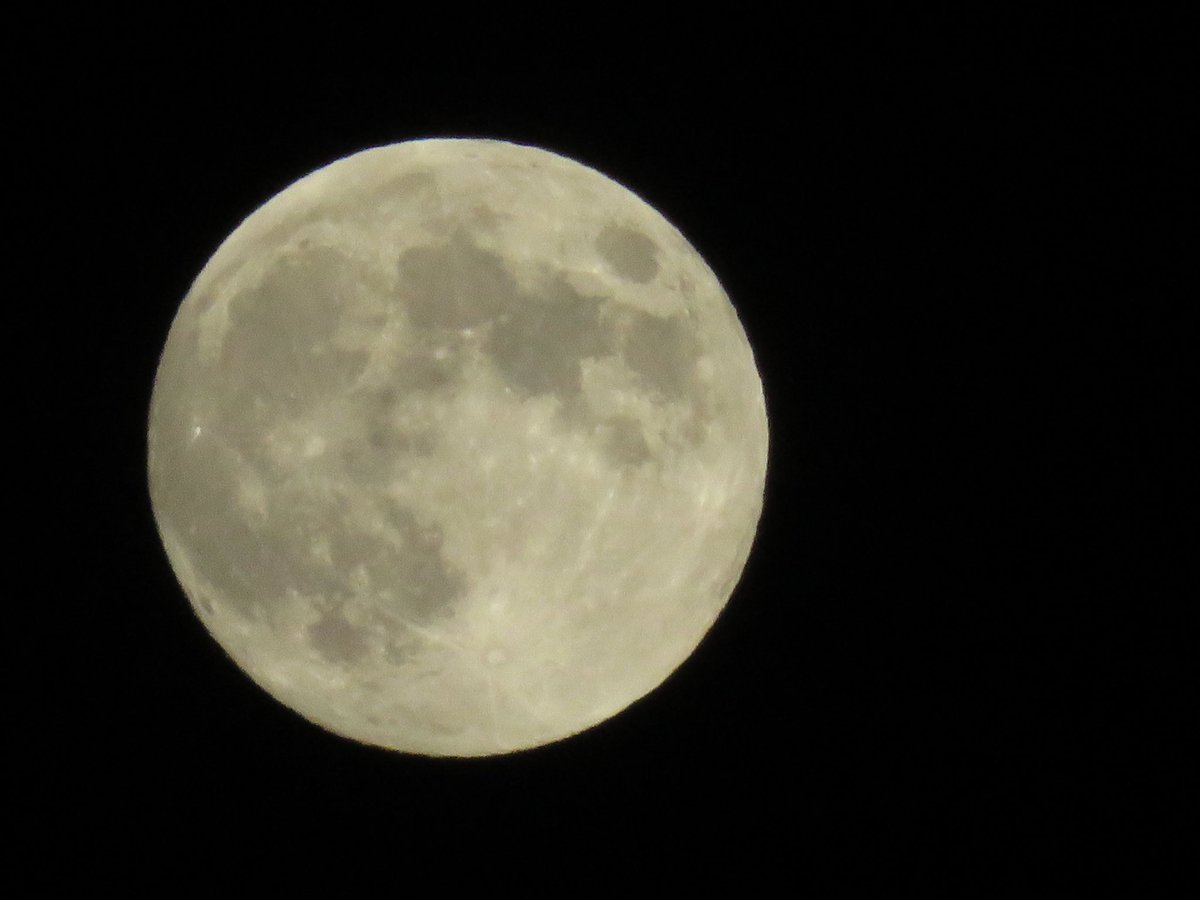 Billygpi's tweet photo. Last full moon of 2022. Nice clear night for it, Mars sitting just to the left when I took the picture. https://t.co/TEqkb1BiBu