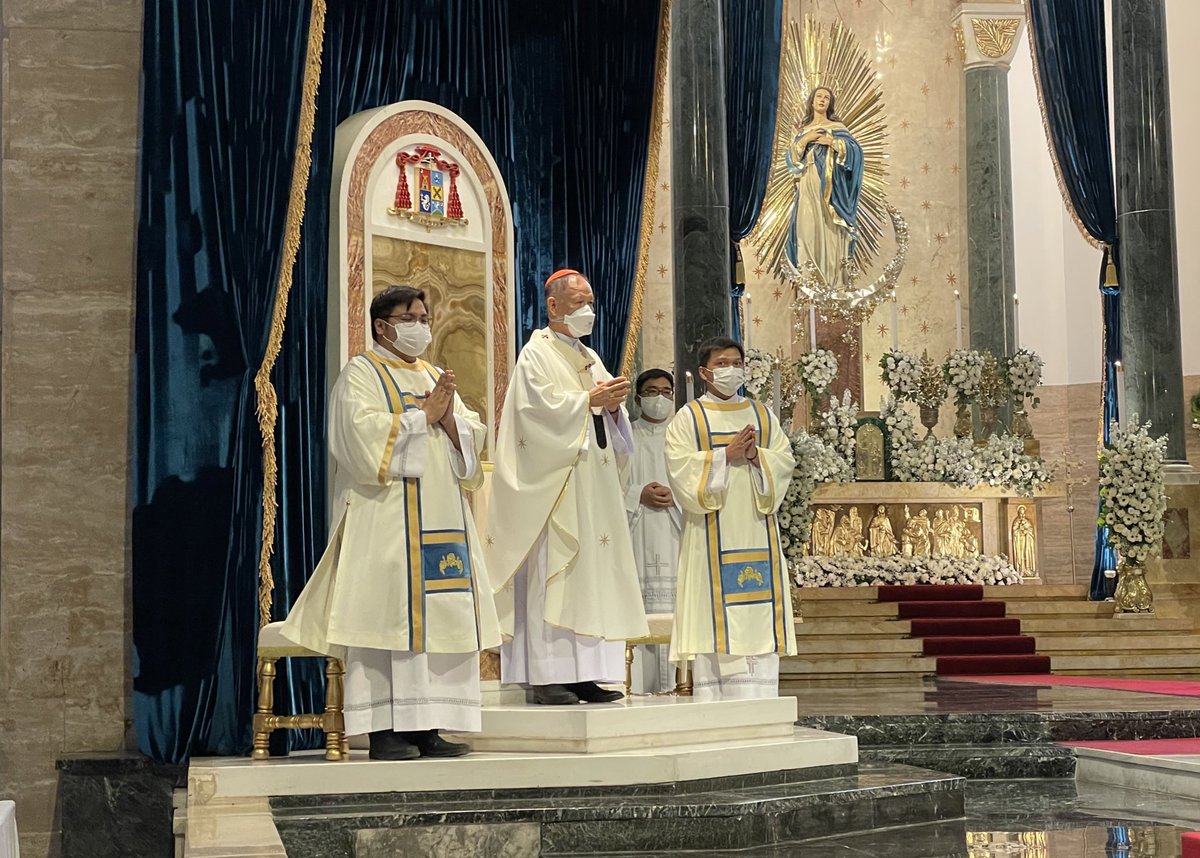 iambertramirez's tweet photo. LOOK: Manila Archbishop Jose Cardinal Advincula presiding over Mass on the solemnity of the Immaculate Conception of the Blessed Virgin Mary at the Manila Cathedral. @PhilippineStar https://t.co/E0I2kNxJul