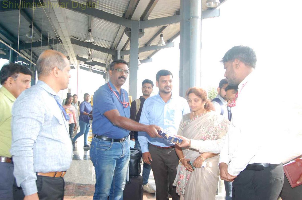 MWDKalaburagi's tweet photo. Respected Major Manivannan secretary to Social welfare and MWD visited Kalaburagi on 7.12.2022 &amp; instructed  officials that follow good Governance and ppl friendly Administration, Schemes of Dept. should reach beneficiary.
#KarnatakaMWD
@Captain_Mani72
@DOMGOK
@bhaktam2 https://t.co/eAKq4BTnla