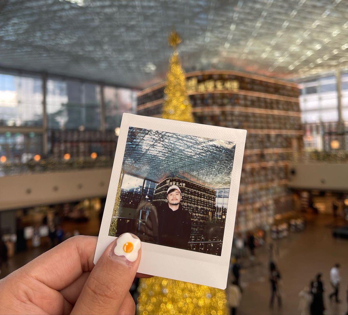 j_phurit's tweet photo. ห้องสมุดมหาชน 📖 📕 📚 
#PHXPHXSEOUL #PHXPH #firsttriptogether #seoul #ISEOULU #starfieldlibrary #coexmall https://t.co/2YB1Eb9mDL