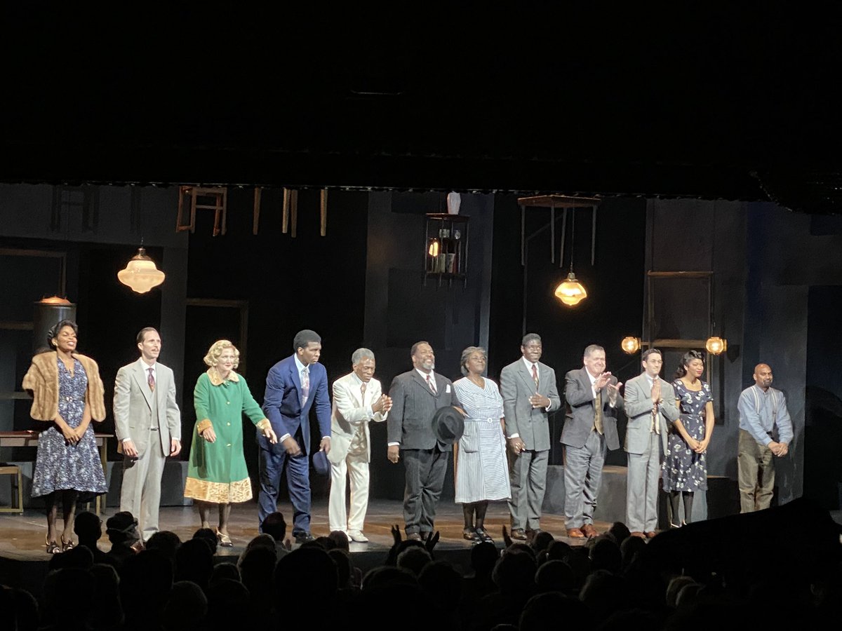 thismyshow's tweet image. I rarely take photos at curtain call but I had to capture the wonderful company of @Salesman_Bway those three hours flew by, and @WendellPierce where to even start, a truly memorable and commanding performance. Show closes 1/15 and you should pay it your respects.