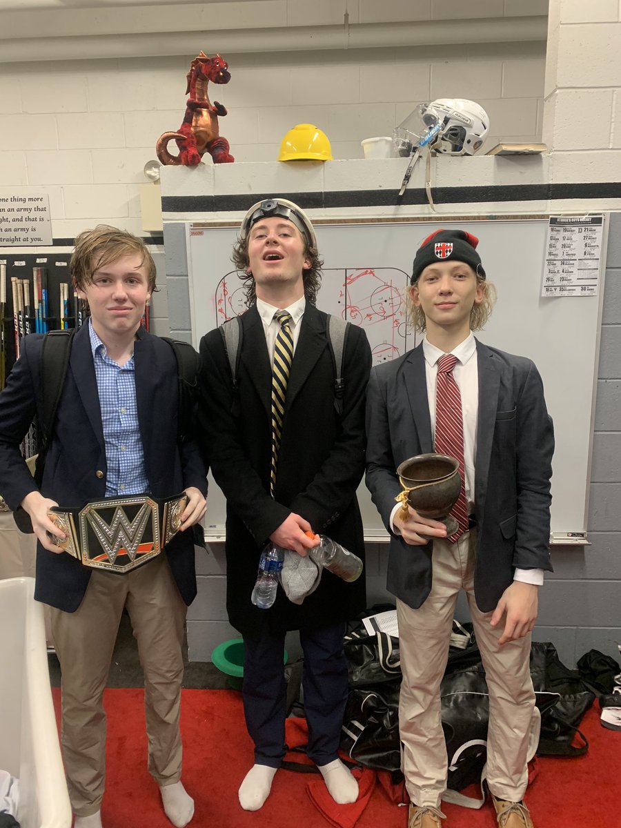 SGBICE's tweet photo. Walsh with 1-2-3, B. Buckley with 2-0-2, and Pecknold 0-2-2 led the way for the Drags. Shea strong in net as always. Donatelli, B. Buckley and Tracy are your #POGS. Buckley displays a gash he earned on his chin on route to his 2nd of the night below. 3-2 W against Rivers #SGBICE https://t.co/9bmYdPg27J