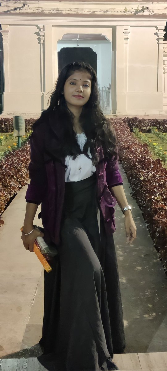 ViralVEER2's tweet photo. God comes when your broken; not you believe but he works when you believe.
#viralveer #Anjalirai #BestFriends #kharagpurbalajimandir https://t.co/QtG7hp13rS