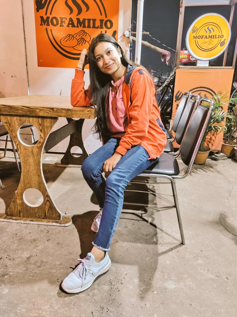 am_khushii's tweet photo. Happy mind 🤗
Happy moments 😊
#happiness #photography #cafecorner
#selflove ❤️ https://t.co/ZT5jLNjQOT