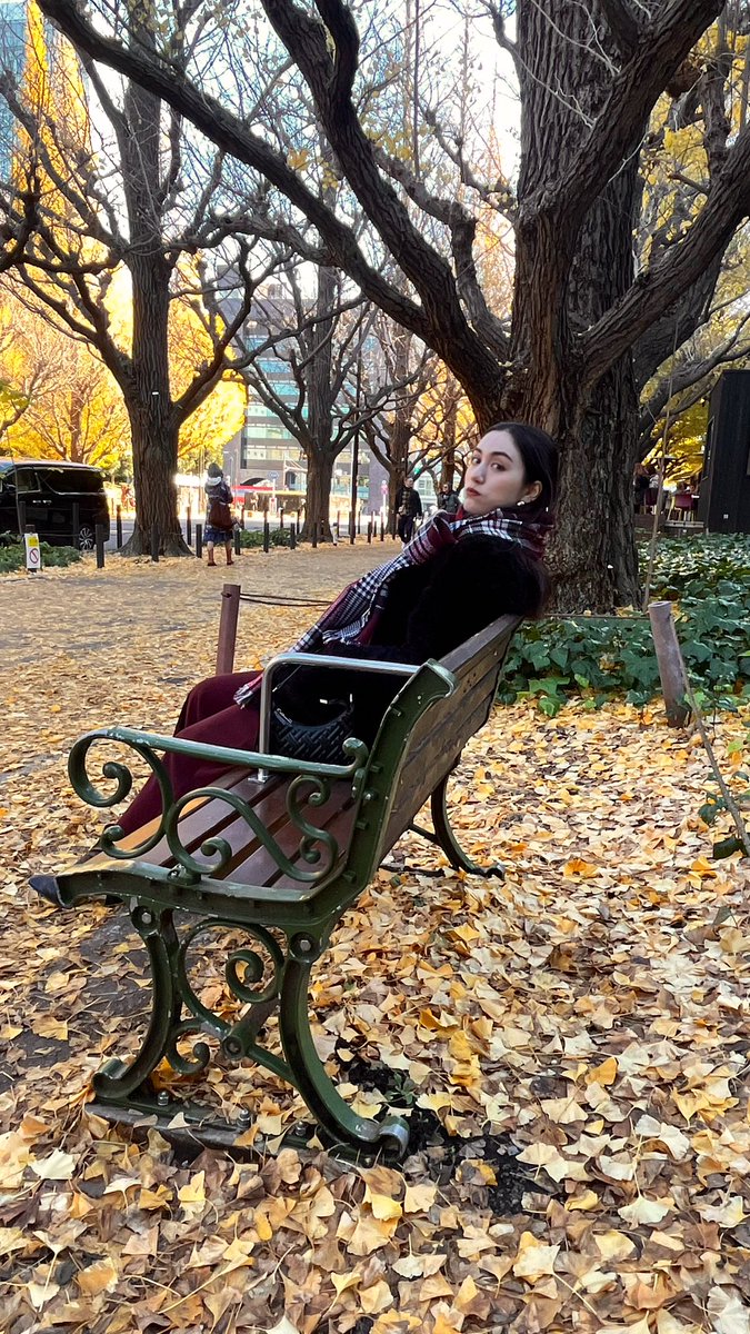 ruby1324's tweet photo. 外苑前のイチョウ並木✨
ギリギリ葉っぱ残ってた😮‍💨👍🍂 https://t.co/pm40Sm4nwT