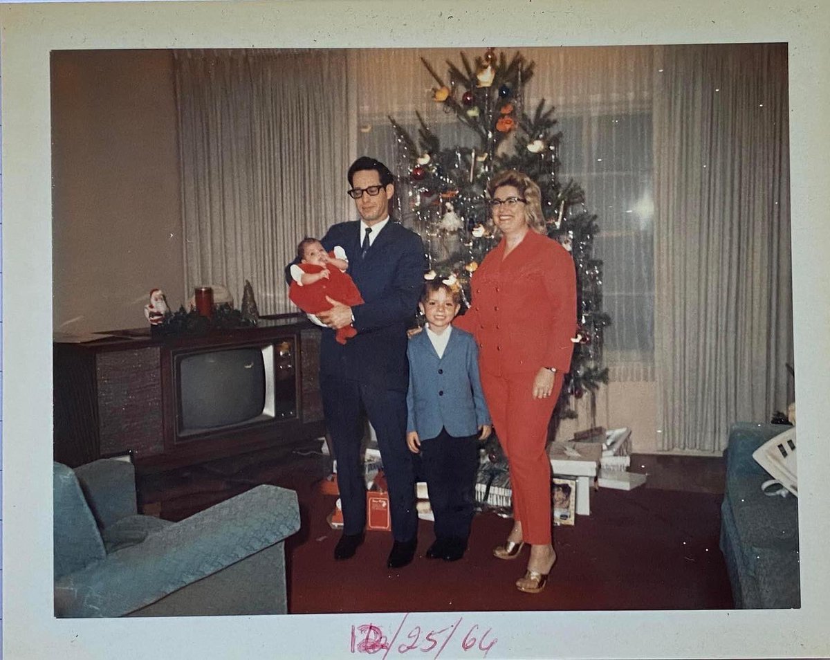 taraanne2513's tweet photo. 11/7/66 My parents and my big brother brought me home. The 3 of them were fussing over who would hold me first. I wonder who won! I didn’t have my parents long enough, however I am grateful for every day we were together.
#ORIGINALCREW
#adoptionislove
#chosen
#jacobspartyof4 https://t.co/7zbahc4a7W