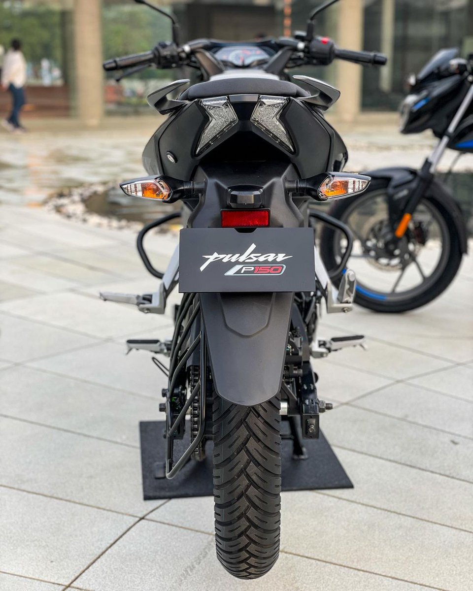 steer_torque's tweet photo. Bajaj auto launch all new Pulsar #P150 which replace existing Pulsar 150 line-up,
Comes with new 149.68cc motor which produces 14.5bhp @ 8500rpm and 13.5NM @ 6000rpm torque
New LED headlamp and rear monoshock suspension
#p150 #bajajpulsar #BajajpulsarP150 @_bajaj_auto_ltd https://t.co/EjwXeGtj8K