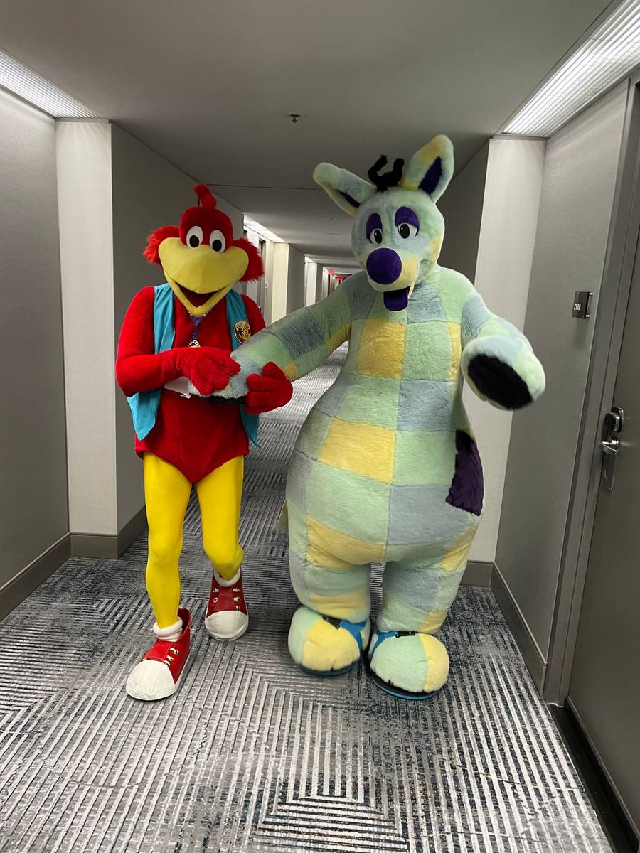 #MFF was so big that even I fit in there with room to spare! Even had a good bird to guide me around <a href="/RustECoyote/">Alberto</a>